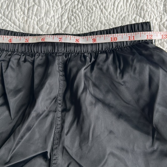 Vintage Nike basketball shorts – Fitz women’s size extra small, small - Picture 9 of 10